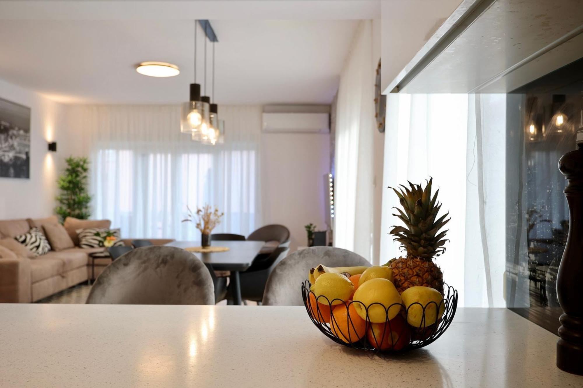Holiday Home Tia Split Exterior foto