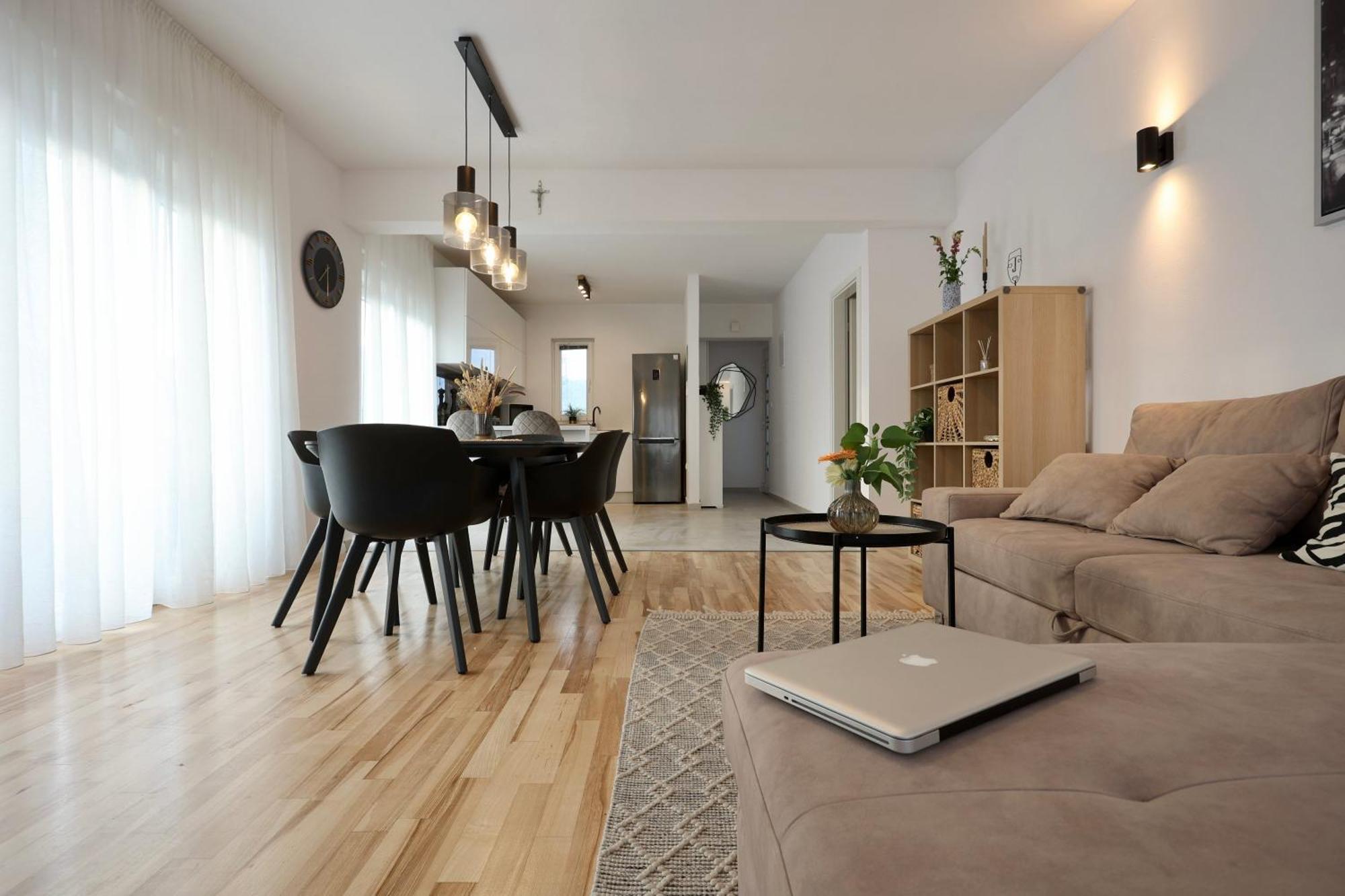 Holiday Home Tia Split Exterior foto